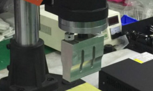 影響超聲波塑料焊接機焊頭質(zhì)量的因素